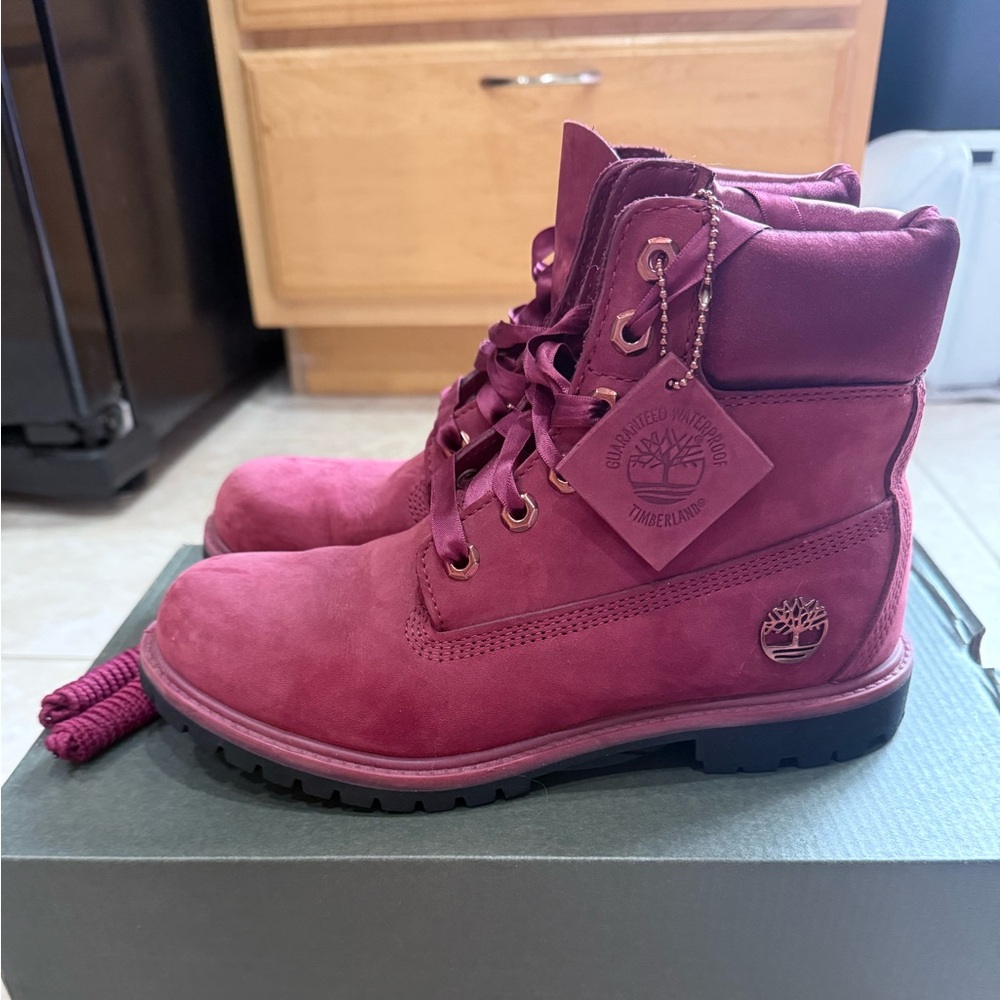 Timberland/ Marron Red/ Waterproof/ Size 7.5